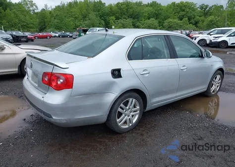 2007 Volkswagen Jetta Wolfsburg Edition z USA, uszkodzony, nr VIN 3VWEG71K67M155277